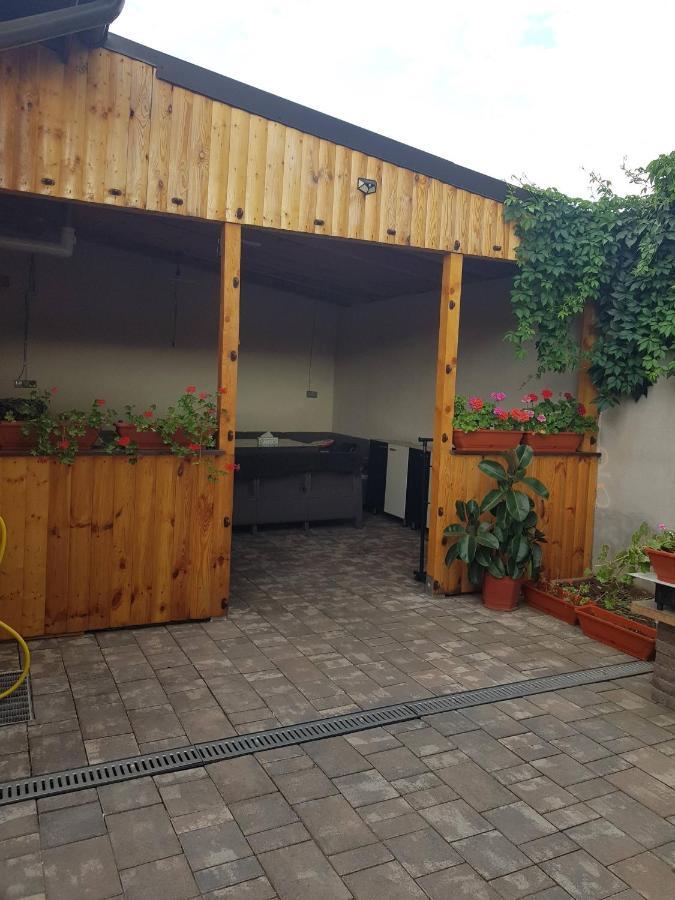 Appartamento Casa Darya-24H Check-In Bucarest Esterno foto