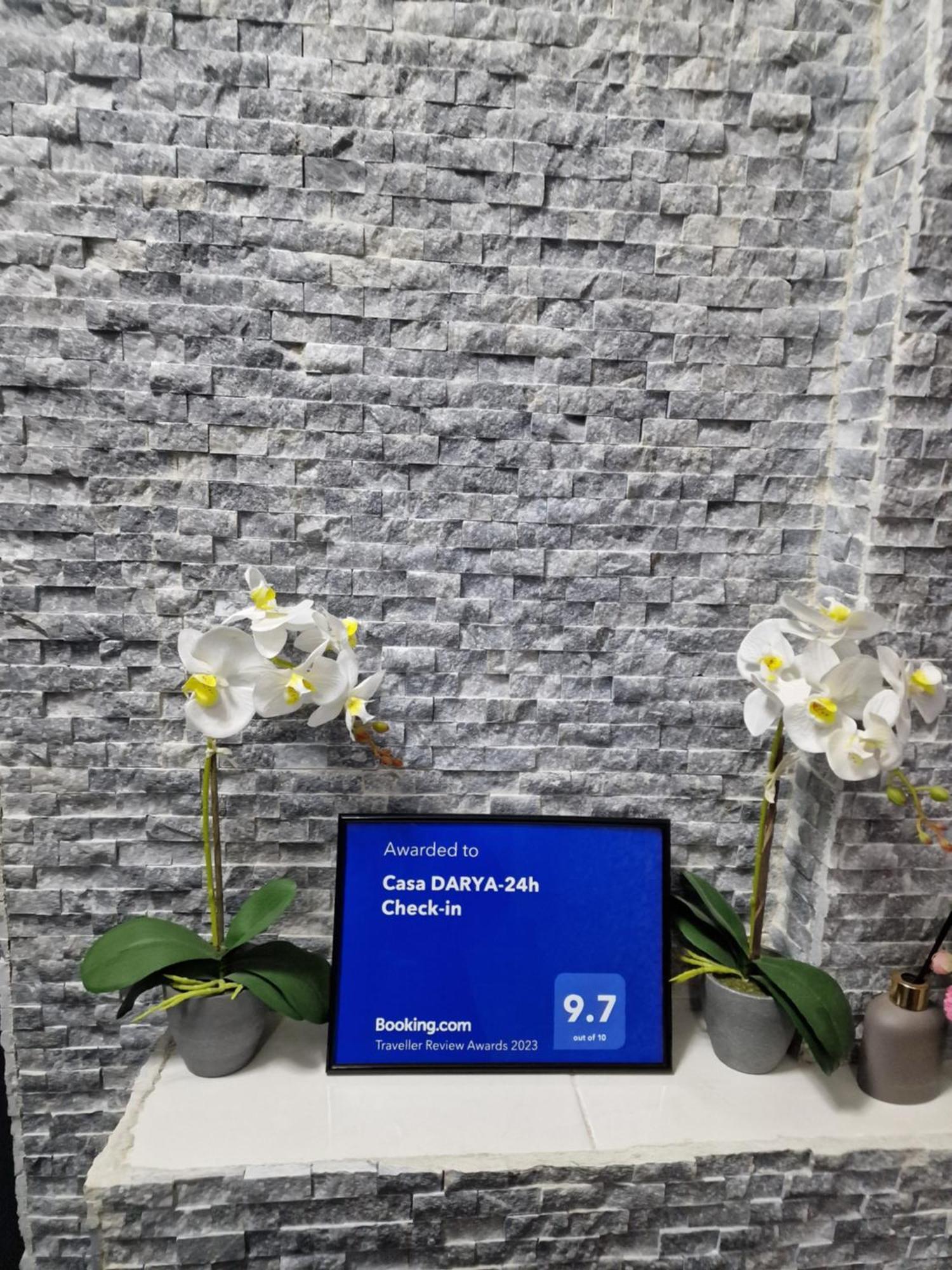 Appartamento Casa Darya-24H Check-In Bucarest Esterno foto