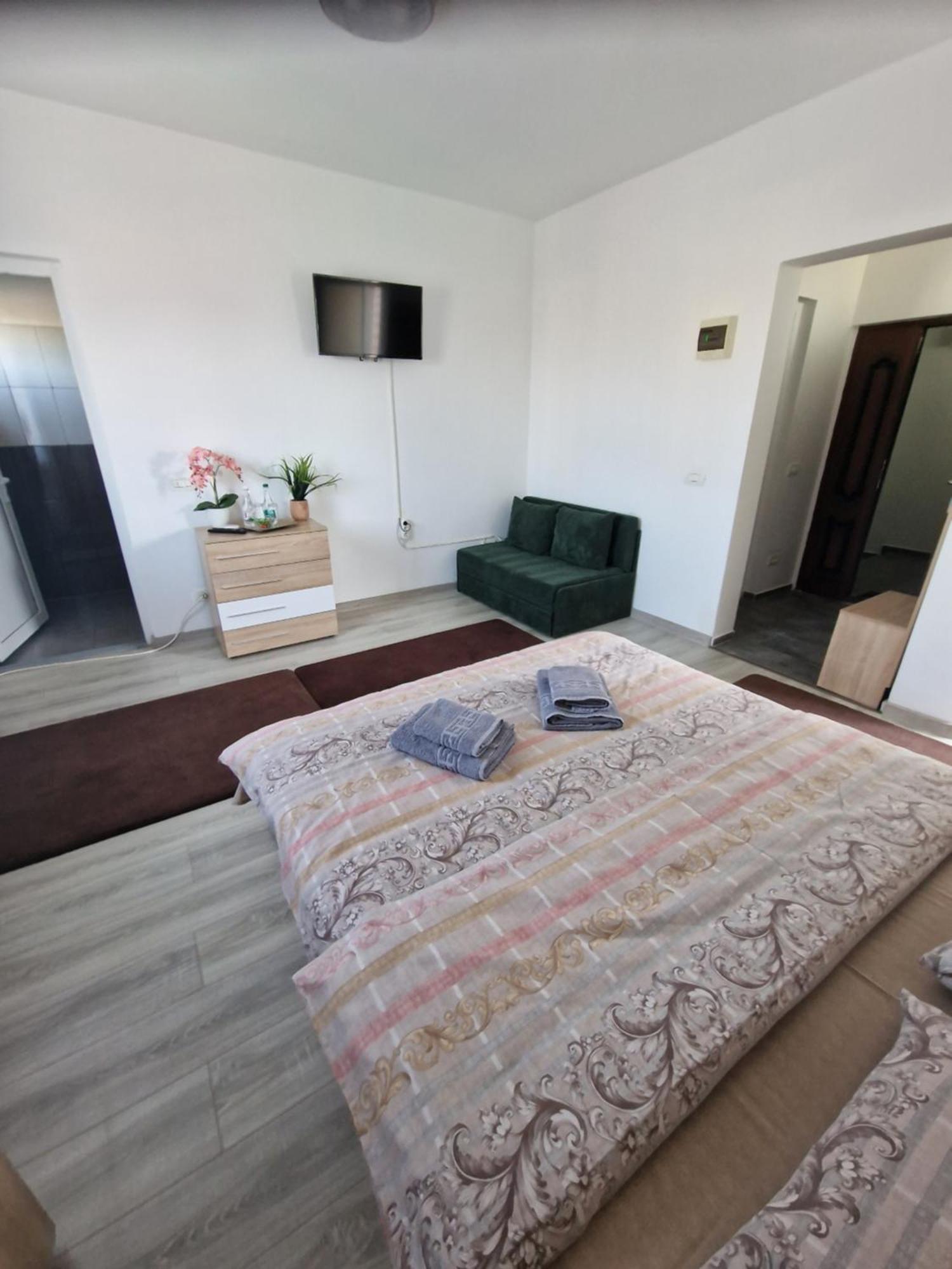 Appartamento Casa Darya-24H Check-In Bucarest Esterno foto