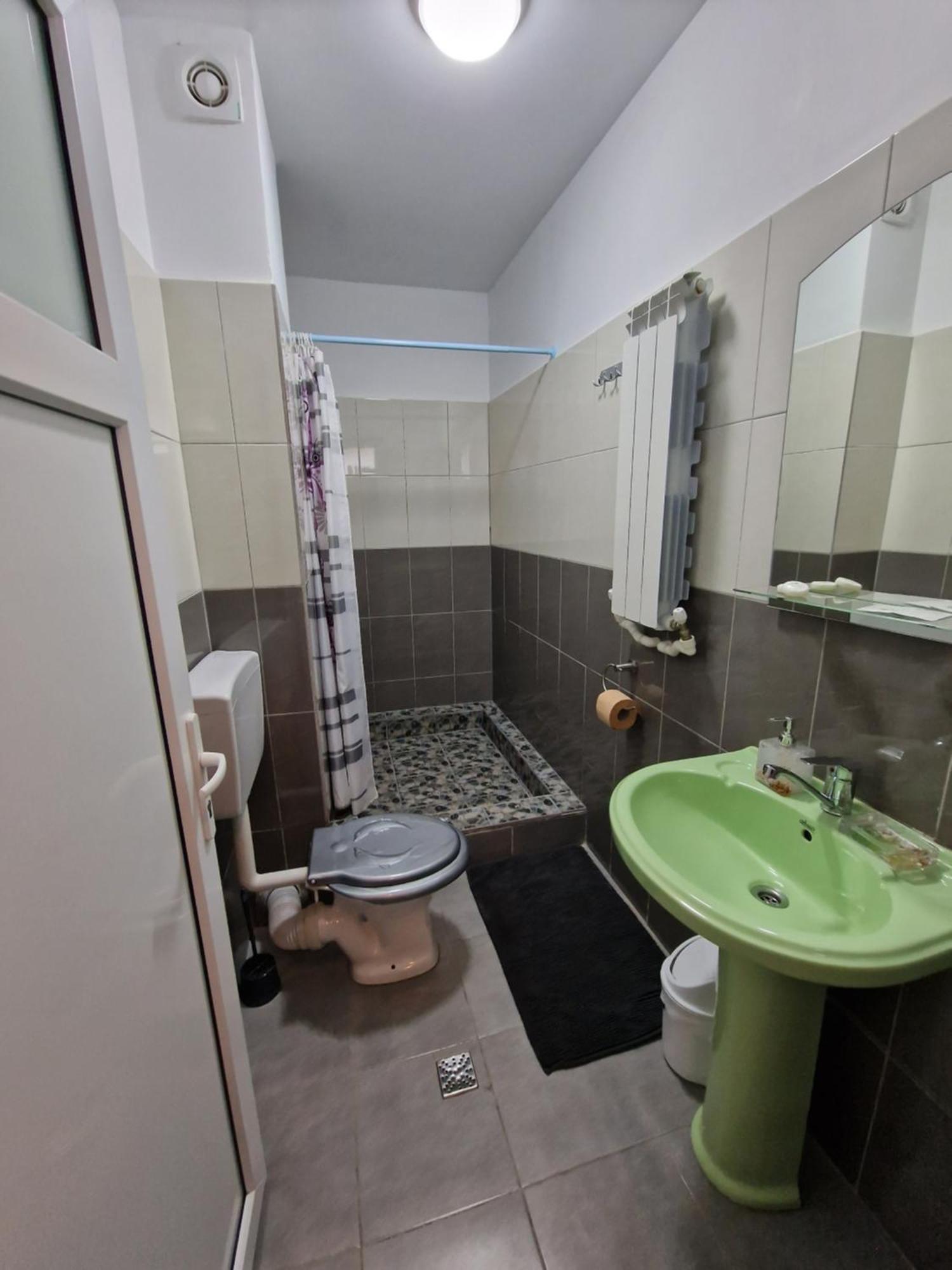 Appartamento Casa Darya-24H Check-In Bucarest Esterno foto