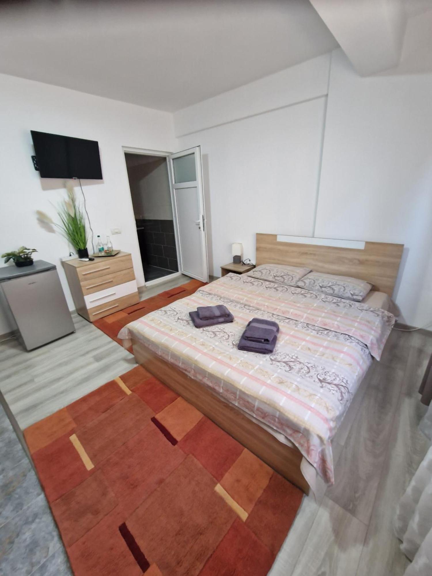 Appartamento Casa Darya-24H Check-In Bucarest Esterno foto