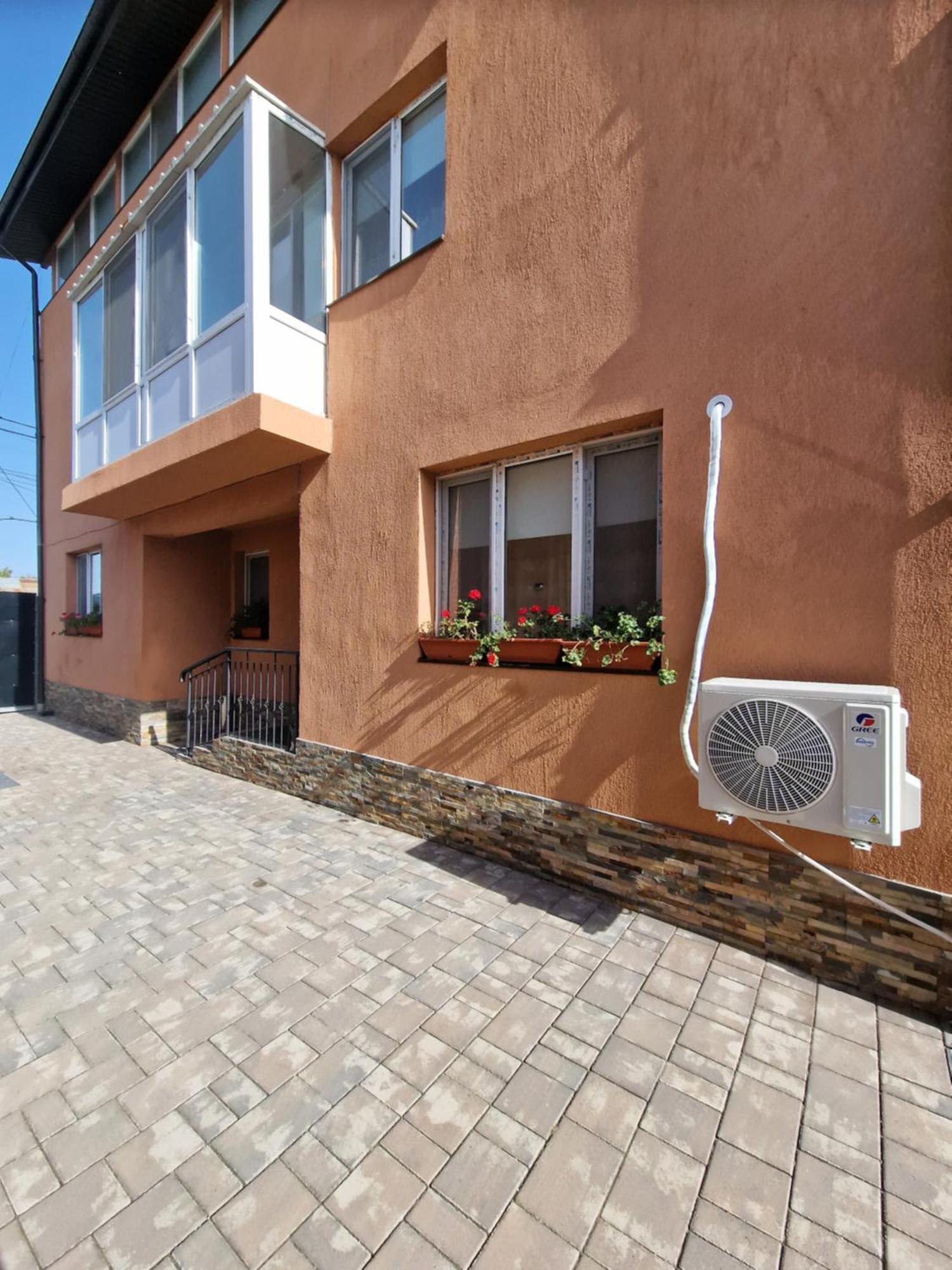 Appartamento Casa Darya-24H Check-In Bucarest Esterno foto